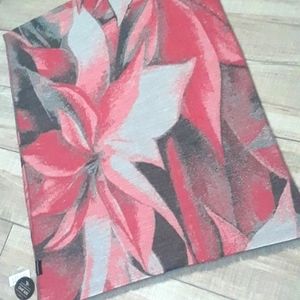 MIA REIS..SHAWL/WRAP